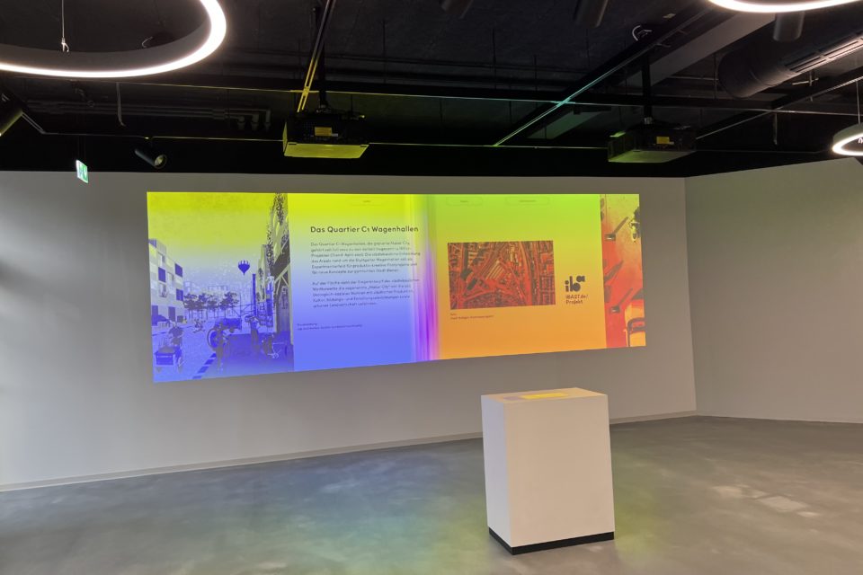 Digitale Leinwand in der Ausstellung